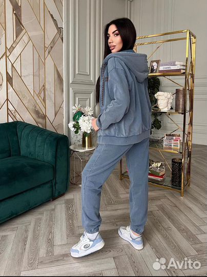Спортивный костюм женский тройка 42-46