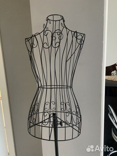 Манекен кованый интерьерный