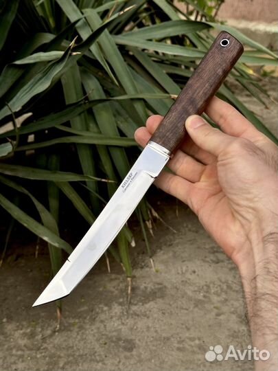 Нож Танто на подставке