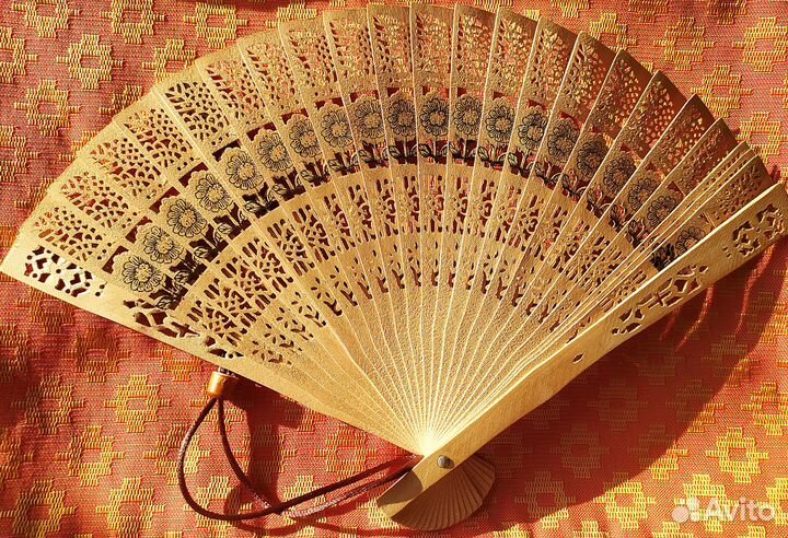 Веер деревянный