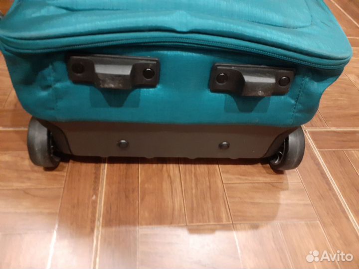 Чемодан на колесах