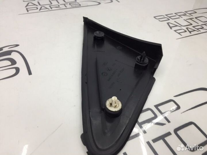 Накладка крыла правая Ford Focus 2 CB4 1.6 100Л/С