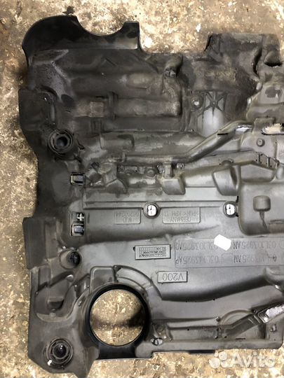 Крышка двигателя Volkswagen Passat B6