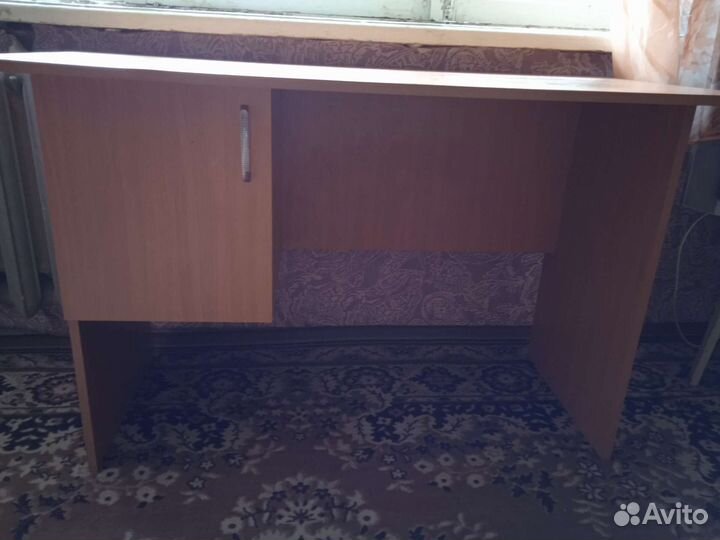 Продам стол