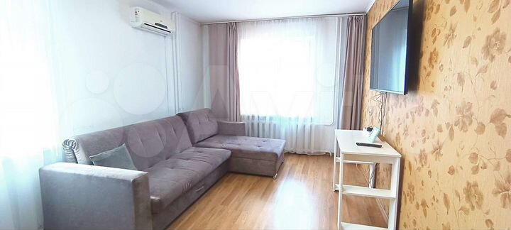 2-к. квартира, 50 м², 1/10 эт.