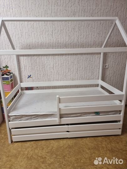 Детская кровать домик с матрасом