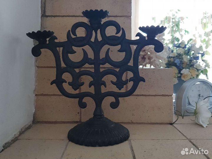 Старинный подсвечник