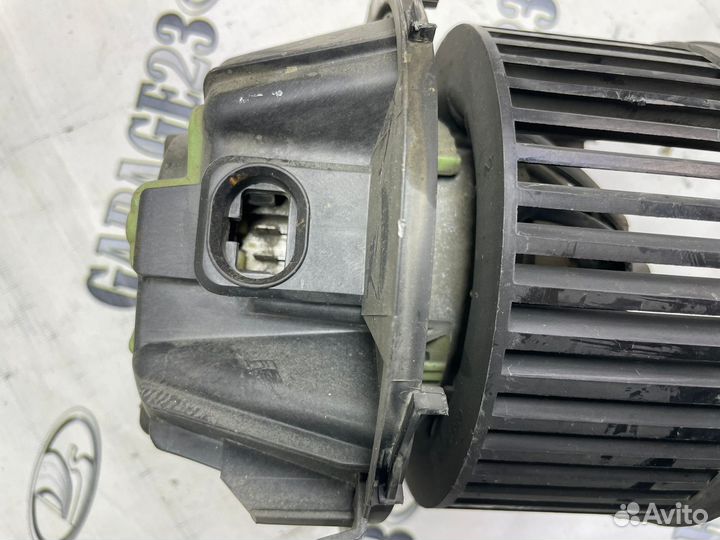 Моторчик печки Renault Logan 1