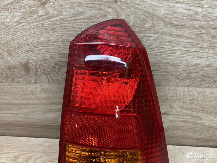 Фонарь правый Ford Focus 1 универсал 111892