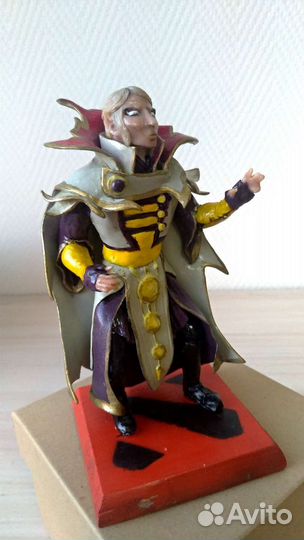 Инвокер фигурка героя Дота 2