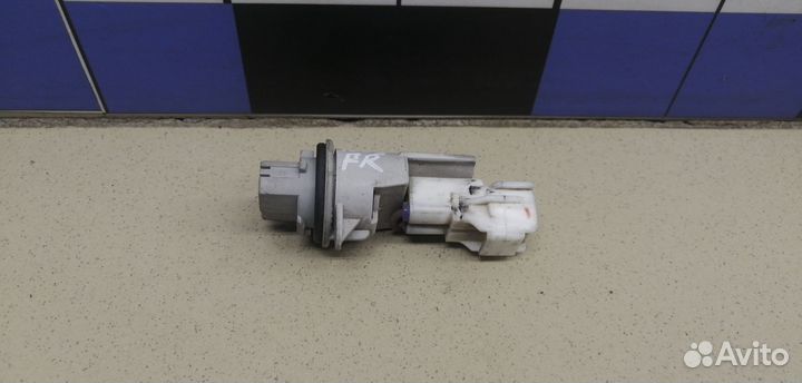 Патрон лампы Avensis II 2003-2008