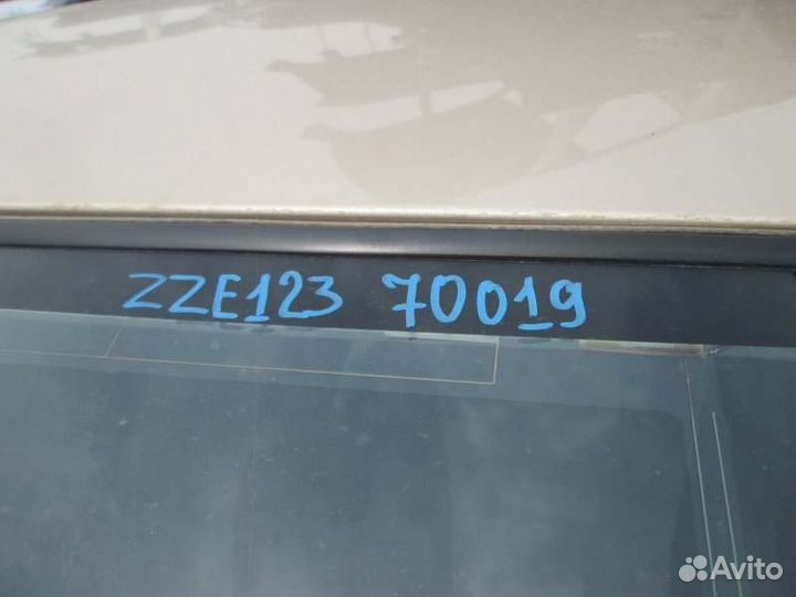 Лобовое стекло Toyota Allex ZZE123 2ZZ-GE 2002/5