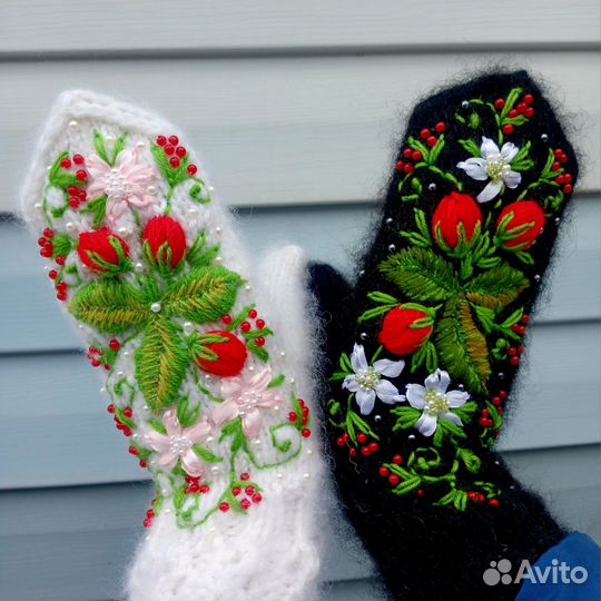 Варежки с вышивкой