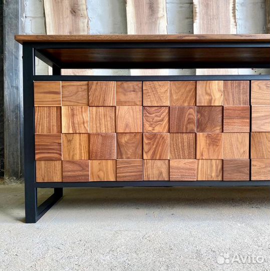 Тумба под тв с фасадами из массива ореха