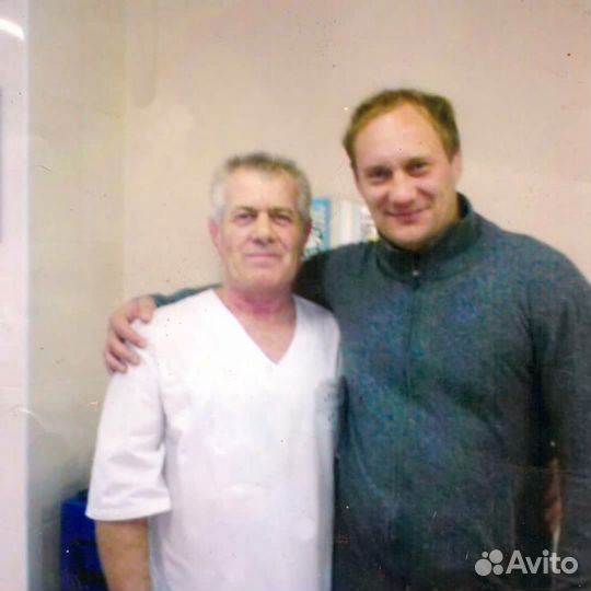 Профессиональный массажист, костоправ