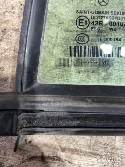 Форточка двери задняя левая Mercedes-Benz E-Class
