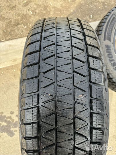 Bridgestone Blizzak DM-V3 235/55 R20 102T