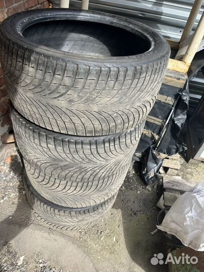 Michelin Latitude Alpin 295/35 R21