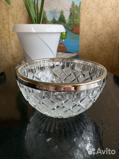 Ваза хрустальная