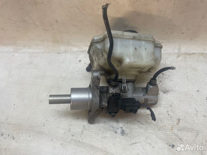 Главный тормозной цилиндр Skoda Octavia 1Z5