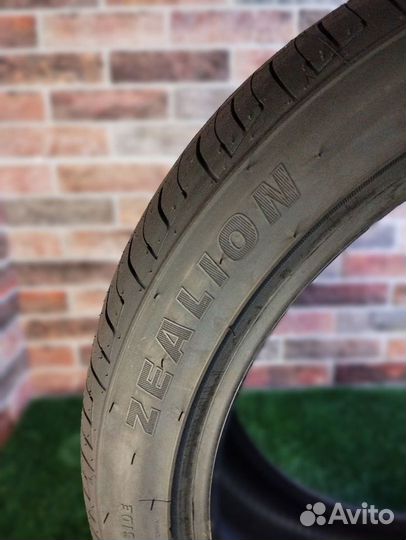 Zmax Zealion 215/50 R17 95W