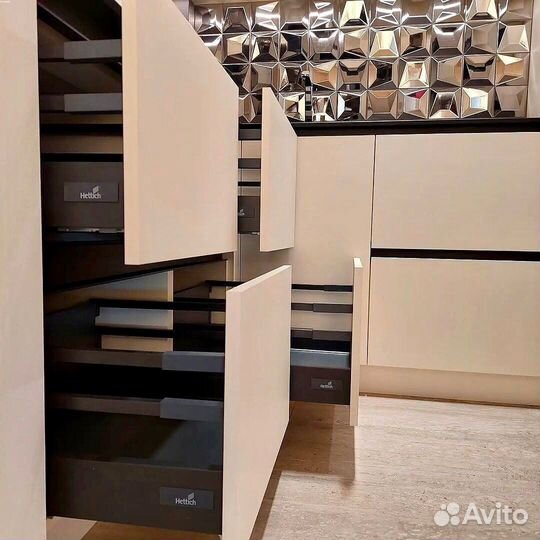 Красивая кухня на заказ собственное производство