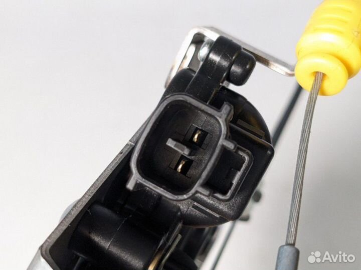 Активатор замка двери задний правый Nissan Serena