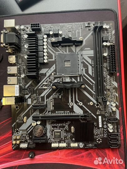 Материнская плата