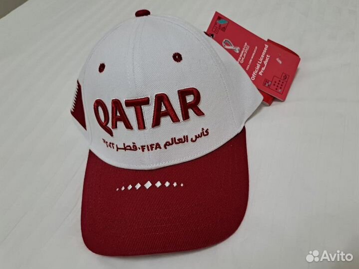 Кепки бейсболки, шарфы, футболки с Fifa 2022