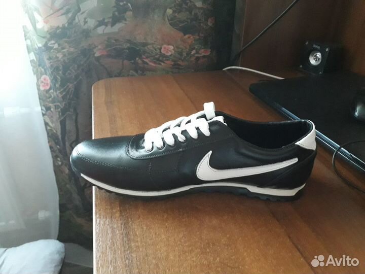 Продам новые кожан.мужские кроссовки