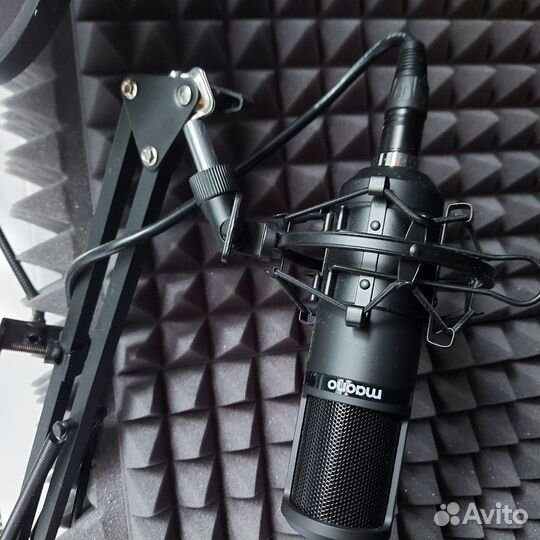 Микрофон Maono AU-A04 + звуковая карта behringer