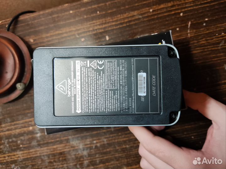 Гитарная педаль Behringer FX600