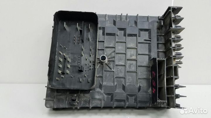 Блок предохранителей Skoda Superb 2 B6 2012