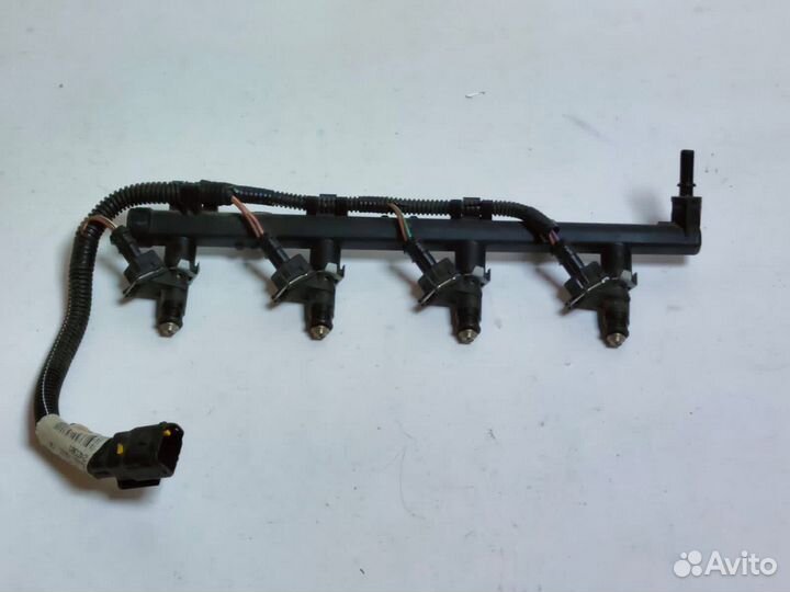 Рампа топливная в сборе Fluence ор-л 8200135504