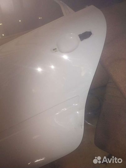 Задняя левая дверь на гранту fl