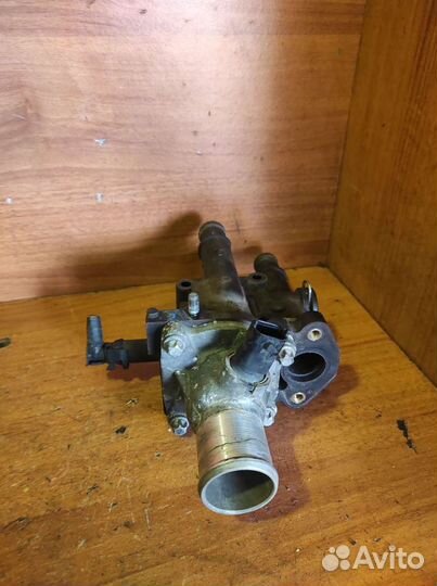 Корпус термостата Опель Астра Н Зафира В 1,6 1,8 б