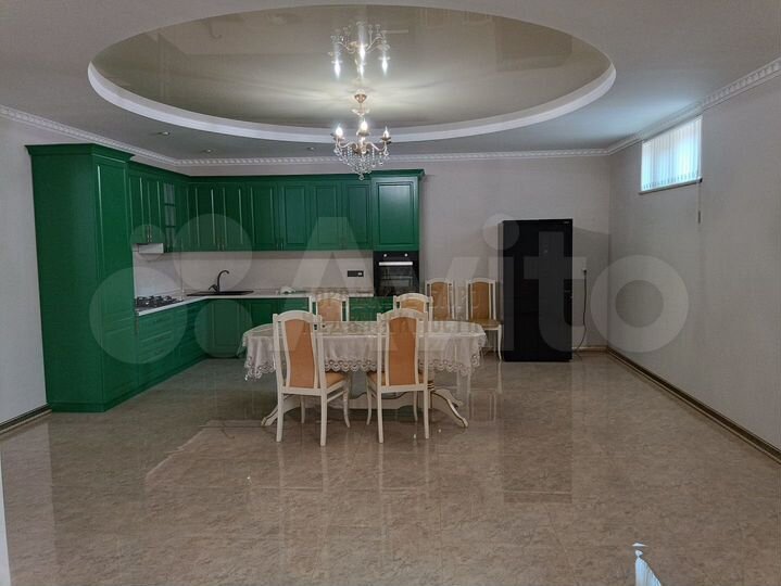 Дом 400 м² на участке 5 сот.