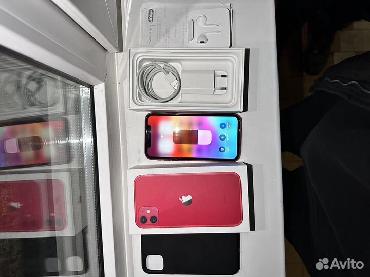 iPhone 11, 64 ГБ