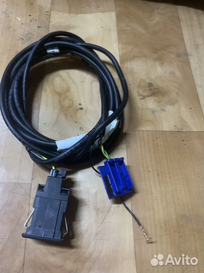 Volkswagen jetta 5 оригинальный AUX с проводом