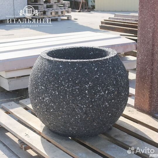 Вазоны для цветов не требуют окрашивания