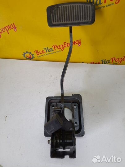 Педаль тормоза Hyundai Elantra седан G4ED 2008