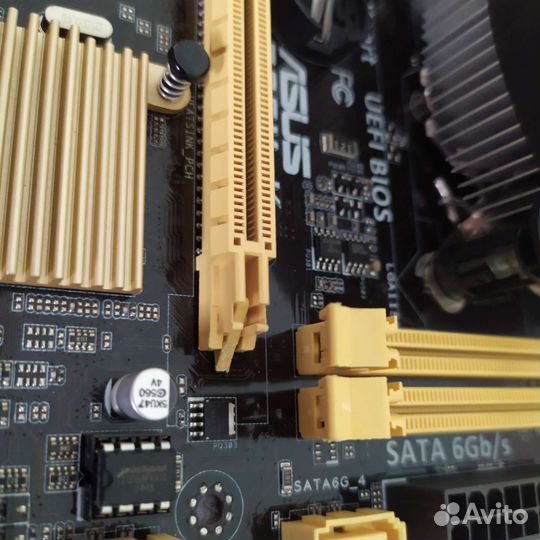 Материнская плата с процессором