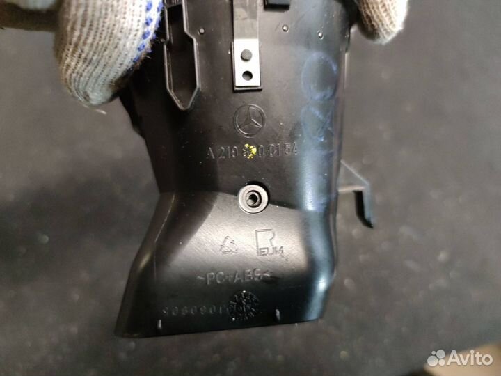 Дефлектор обдува салона правый Mercedes-Benz C219