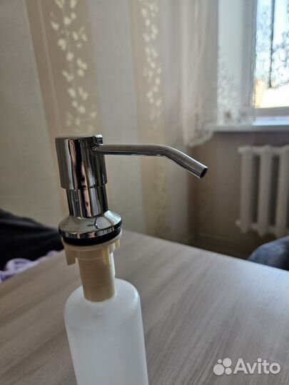 Дозатор встраиваемый для мыла