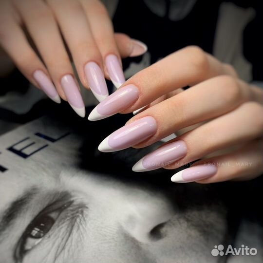 Маникюр и педикюр Кировск