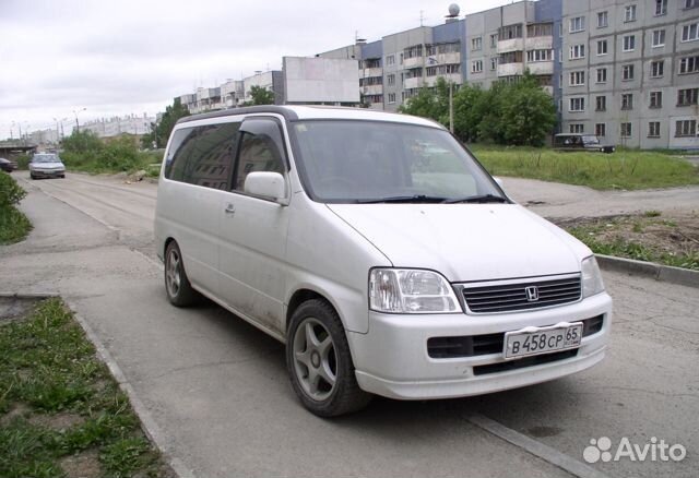 Лобовое стекло Honda Step Wagon