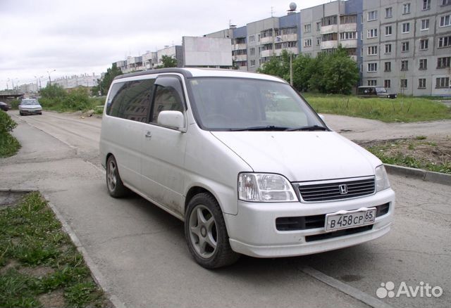Лобовое стекло Honda Step Wagon