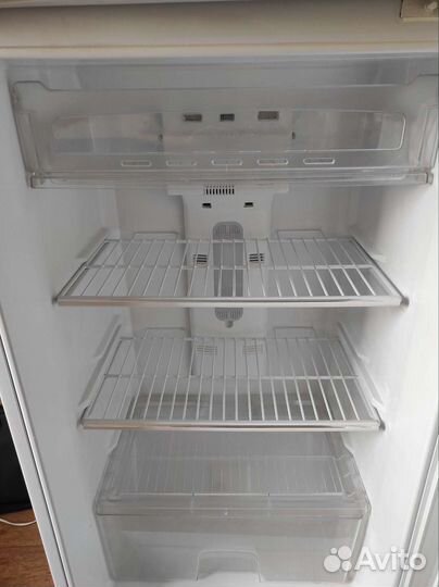 Холодильник Daewoo FR-3801 бу