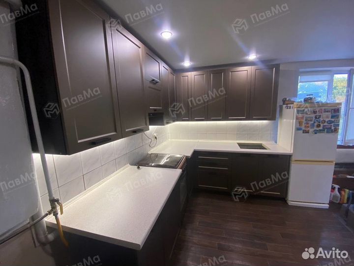 Кухонные гарнитуры современные в потолок 208