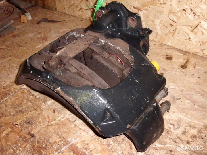 Суппорт левый в сборе 22.5 / TGA